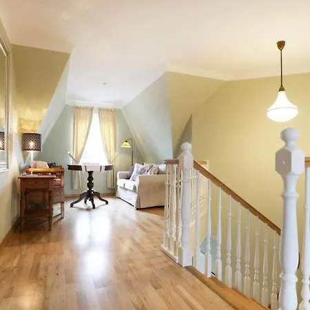 Wildrose Apartment *